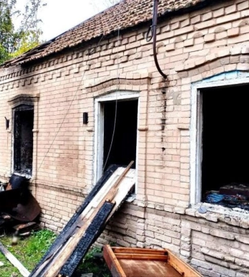 В оккупированном Мелитополе по неизвестным причинам дотла сгорел частный дом 