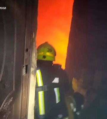 Сильна пожежа спалахнула в одній з багатоповерхівок на Дніпропетровщині