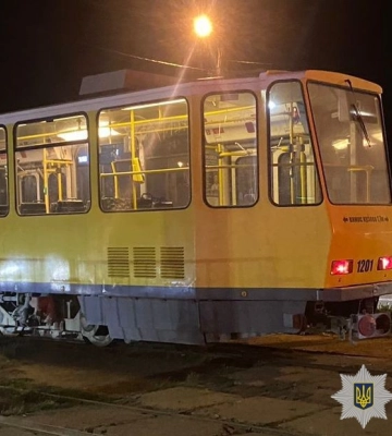У Львові п&#039;яний водій трамвая на пішохідному переході наїхав на жінку з 2-річним хлопчиком