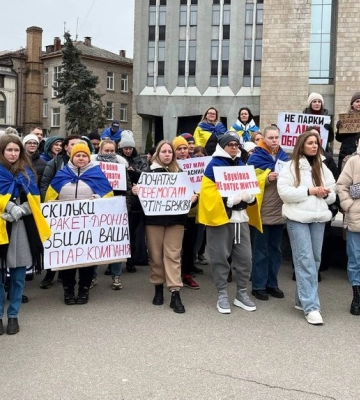 В Днепре расследуют избиение активистки и препятствование работе журналиста