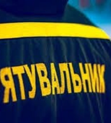 У Кропивницькому біля вхідних дверей квартири сталася пожежа