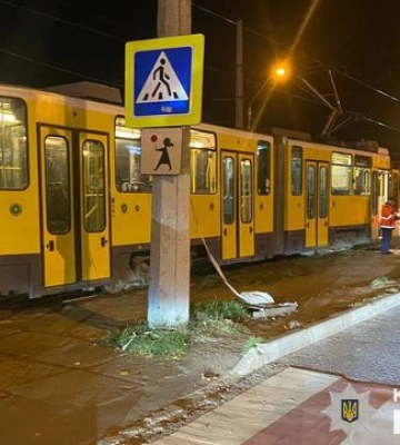 У Львові поліція затримала кермувальника трамвая, який збив бабусю з маленьким онуком. ФОТО
