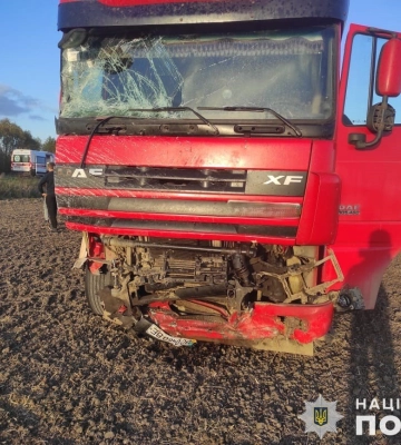 Водій мікроавтобуса загинув у лобовій ДТП з фурою на Львівщині