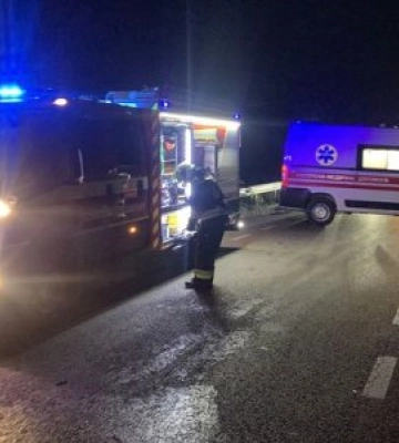 Біля Хуста у лобовому зіткненні двох авто постраждали троє людей