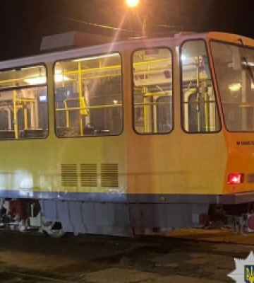 Налиґаний водій трамвая у Львові збив жінку з дворічним онуком