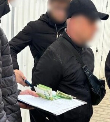 Від €5500 до €9500 – у Чернівцях затримали організаторів переправлення ухилянтів за кордон