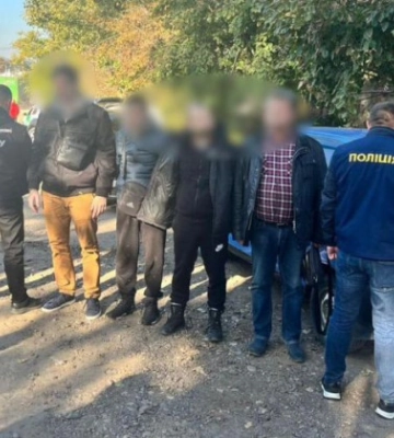 Від €5500 до €9500 – у Чернівцях затримали організаторів переправлення ухилянтів за кордон