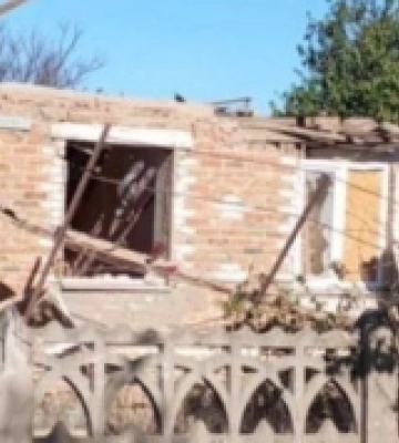 Знову під ударом: ворожі обстріли спричинили загибель людей та руйнування в громадах Бериславщини
