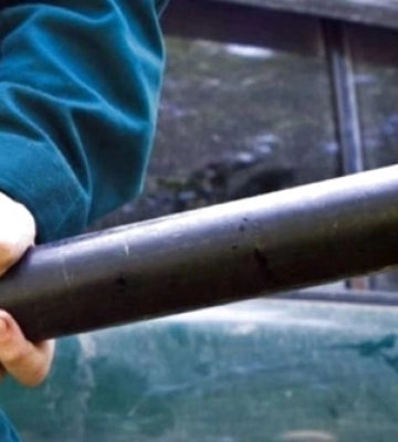Розтрощив авто битою та побив водія: на Волині судитимуть «кримінального авторитета» (відео)