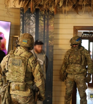 У Черкасах затримано лідера банди вимагачів під час виконання чергового замовлення. ВІДЕО