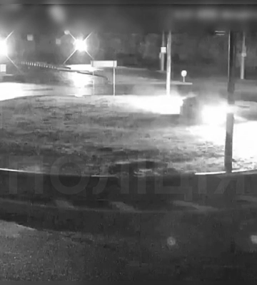 У Дніпрі на Запорізькому шосе пʼяний водій легковика в’їхав в огорожу та зніс дорожній знак