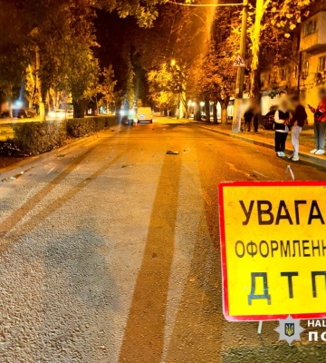 В Одесі літніх чоловіка та жінку внаслідок ДТП на смерть збив скутер, - поліція