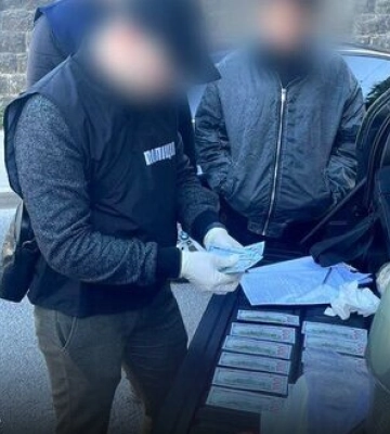Требовало взятку у военного за продолжение лечения в стационаре: Сообщено о подозрении должностному лицу клинического центра на&amp;hellip;