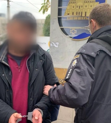 У хостелі Києва чоловік 47 разів вдарив товариша ножем: що йому призначив суд