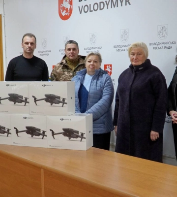 Пам’ять, що оберігає: рідні полеглих героїв з Волині передали дрони для 14 ОМБр