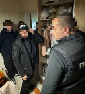 Оформили непридатність до служби ексдепутату: На Вінниччині викрили голову ВЛК та лікарів. ФОТОрепортаж