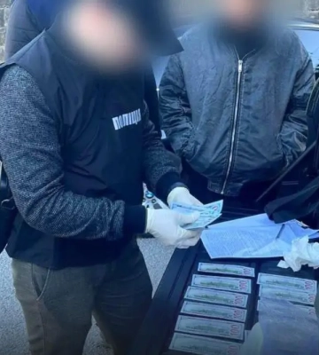 На Львівщині посадовець медичного закладу вимагав хабар у військового