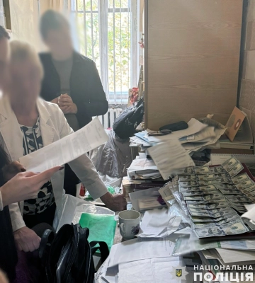 8 тисяч доларів за бронювання від військової служби – поліцейські Львівщини затримали зловмисника