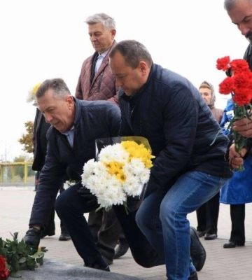 В честь 81-й годовщины освобождения города от фашистских захватчиков в Днепре почтили память павших Героев