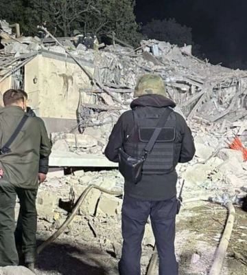 Ракетна атака на Дніпро: троє людей постраждали