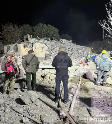 Внаслідок ракетного удару по Дніпру троє людей загинули та чотирнадцять поранені. ФОТО