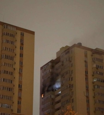 Внаслідок атаки БпЛА в Києві спалахнула багатоповерхівка – є жертви