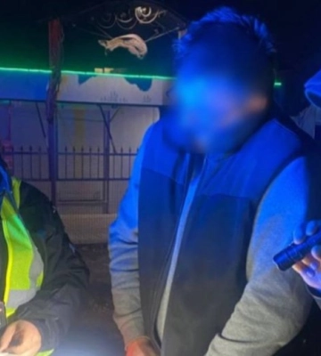 На Львівщині п'яний чоловік втікав під одних патрульних, але натрапив на інших