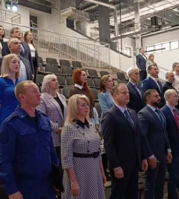 "Гимн" послушали, о "законах" поговорили: в мелитопольском "зомбиленде" засветилось сборище предателей 