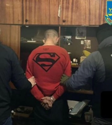 У Сумах затримали пособника окупантів, який підпалював релейні шафи Укрзалізниці