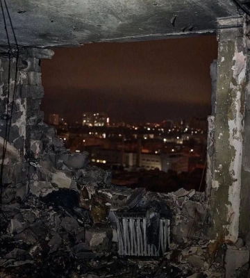 У Києві дрон влучив у житловий будинок: загинула 15-річна дівчина (ФОТО)