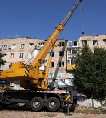 У Луцькій міськраді обіцяють розпочати ремонт будинку, пошкодженого від російської атаки, найближчим часом