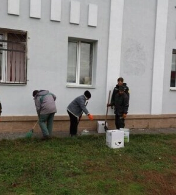 Обломки дронов упали в 7 районах Киевщины, повреждено здание лицея. ФОТОРЕПОРТАЖ
