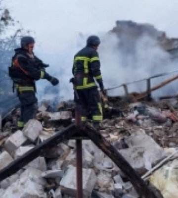 Обстріл Харківщини: у селі Радькове з-під завалів дістали тіло чоловіка
