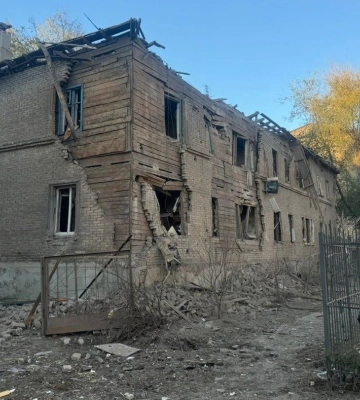 В Донецкой области произошло лобовое столкновение маршрутки и грузовика: один человек погиб, 10 были ранены — фото