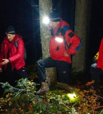На Львівщині рятувальники відшукали трьох туристів що заблукали в горах