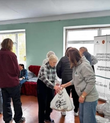 На Рівненщині новоприбулим переселенцям роздали продуктові набори