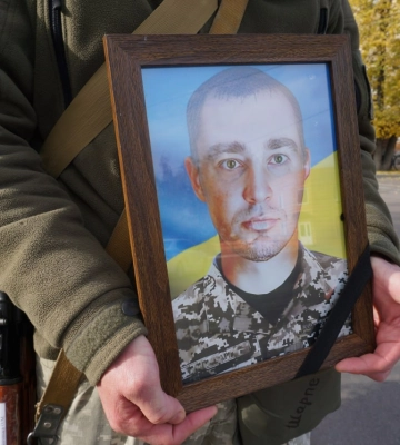 Охтирчани попрощалися із захисником Дмитром Ступівцевим