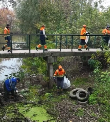 Комунальники врятували столичну річку