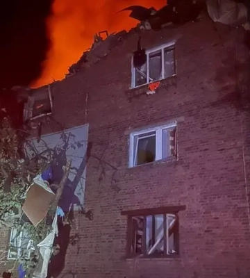 У Харкові росіяни влучили КАБом по дев′ятиповерхівці, там виникла пожежа - місцева про перші наслідки удару