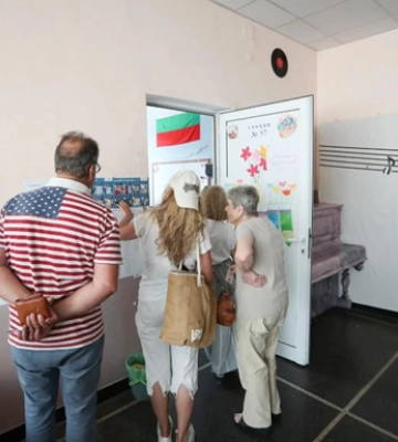 В Болгарии провели выборы в парламент В Болгарии провели выборы в парламент