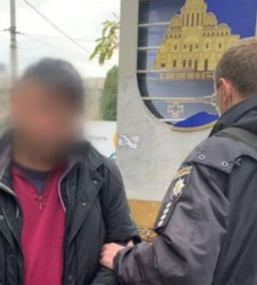 47 ножових поранень — у Києві перед судом постав чоловік, який жорстоко вбив товариша у хостелі