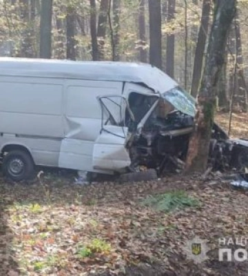Трагічна аварія: загинуло піврічне немовля, ще двоє пасажирів, 9-річна дитина та 28-річна жінка, отримали травми.
