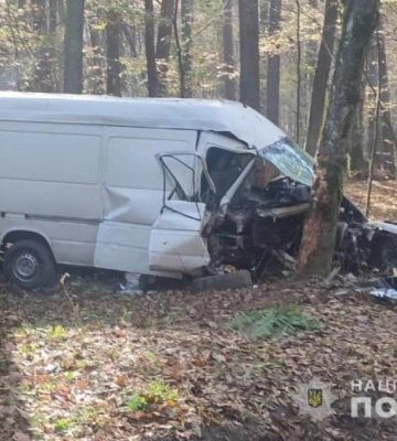 Трагічна аварія: загинуло піврічне немовля, ще двоє пасажирів, 9-річна дитина та 28-річна жінка, отримали травми.