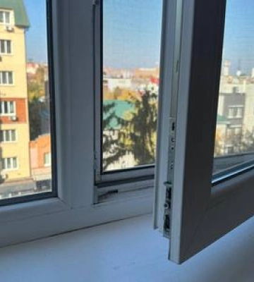 У Кременчуці жінка загинула випавши з вікна багатоповерхівки