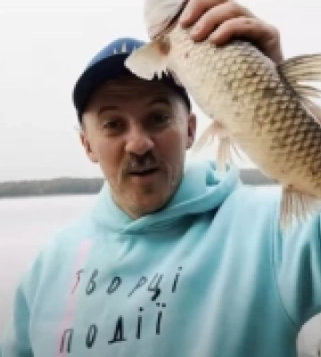 Чорний борщ, манники, сушена ковбаса: які автентичні страви куштував на Волині Клопотенко. ВІДЕО