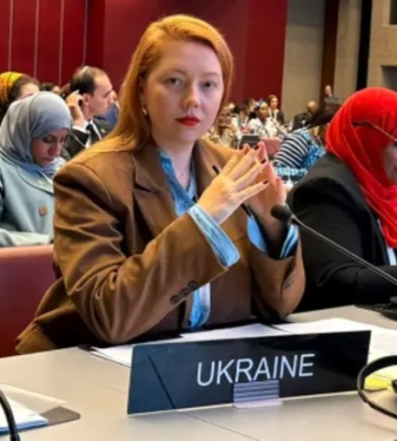 Народна депутатка вирушила у міжнародне відрядження з немовлям Народна депутатка вирушила у міжнародне відрядження з немовлям