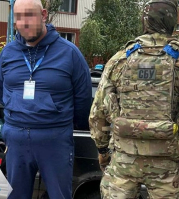 У Києві викрито нотаріуса та поплічників, які знімали гроші з рахунків померлих людей