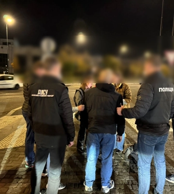 Молодий «бізнесмен» з Рівненщини пропонував чоловікам перетин кордону на Закарпатті за валюту (ВІДЕО)