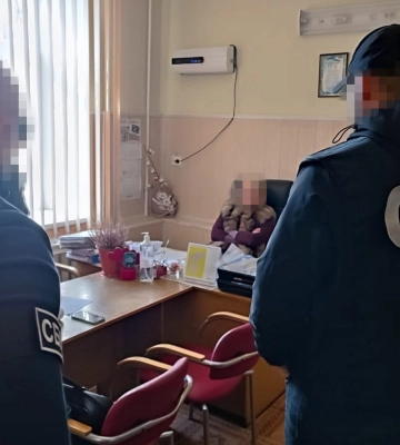 У керівниці Миколаївської МСЕК  СБУ знайшла понад $450 тис. і російський паспорт її сина