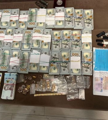 СБУ знайшла у керівниці Миколаївської обласної МСЕК понад 450 тис. доларів США і російський паспорт її сина